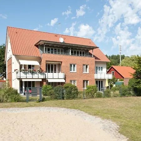 Captain Huk Apartment *
